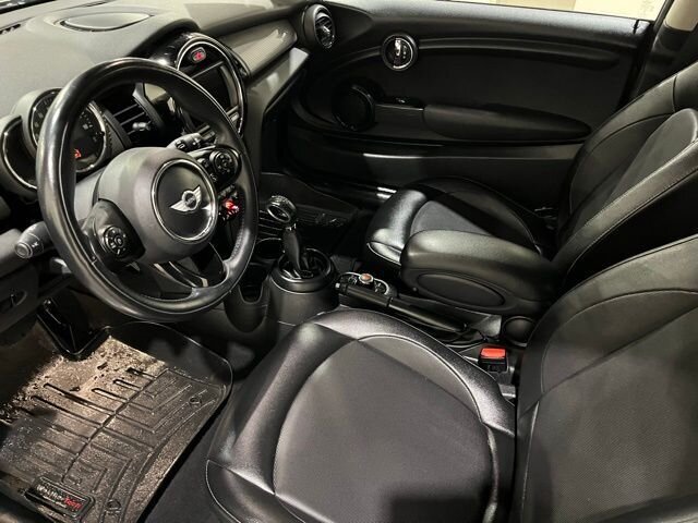 
 2017 MINI Cooper 3-door Base full									