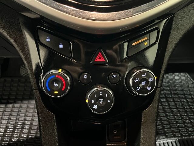 
 2018 Chevrolet Sonic LT Manual full									