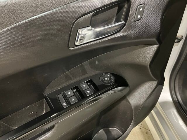 
 2018 Chevrolet Sonic LT Manual full									