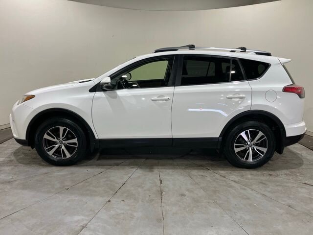 
 2017 Toyota RAV4 XLE full									