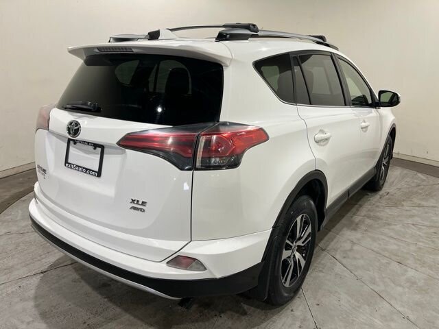 
 2017 Toyota RAV4 XLE full									