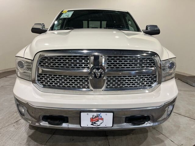 
 2016 RAM 1500 Laramie full									