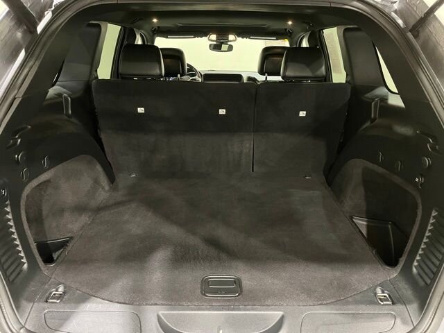 
 2020 Jeep Grand Cherokee Altitude full									