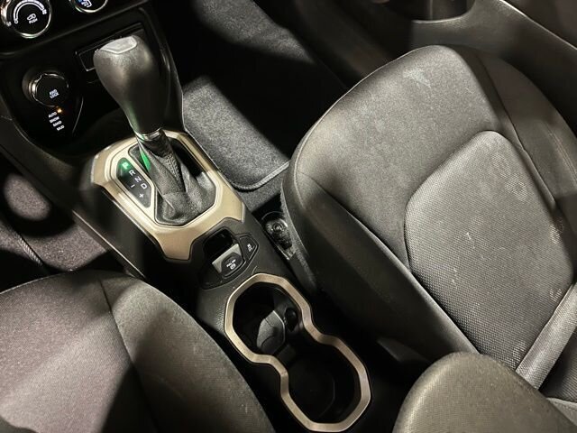 
 2017 Jeep Renegade Sport full									