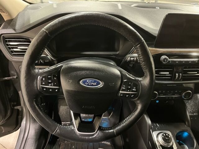 
 2020 Ford Escape Hybrid Titanium Hybrid full									