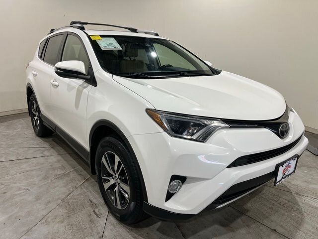 
 2017 Toyota RAV4 XLE full									