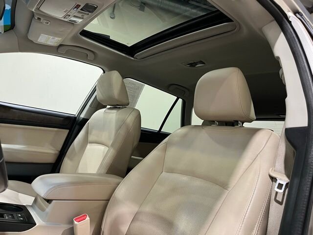 
 2016 Subaru Outback 2.5i Limited full									