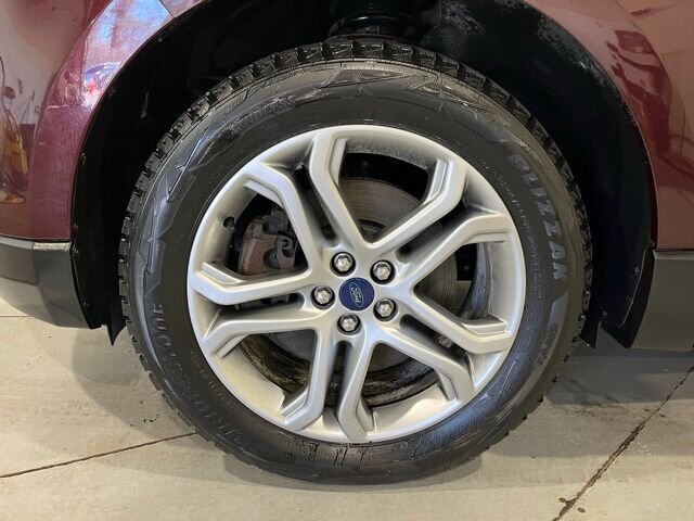 
 2017 Ford Edge Titanium full									