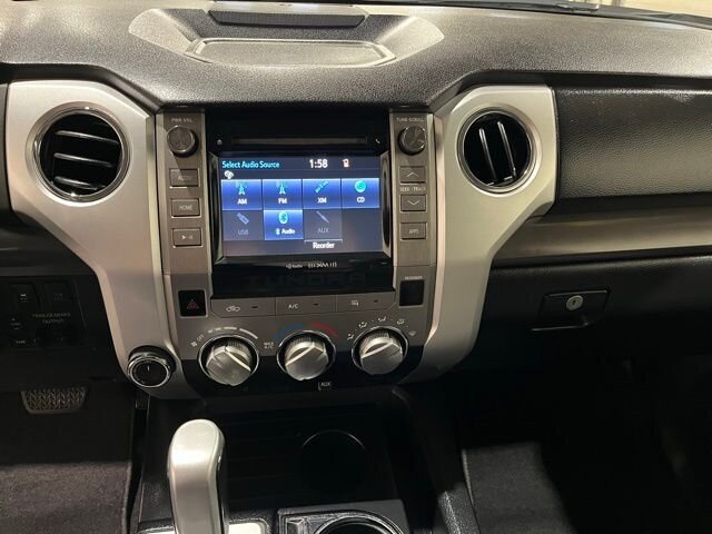 
 2016 Toyota Tundra SR5 full									