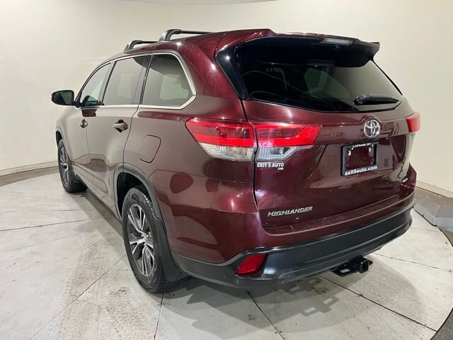 
 2018 Toyota Highlander LE full									