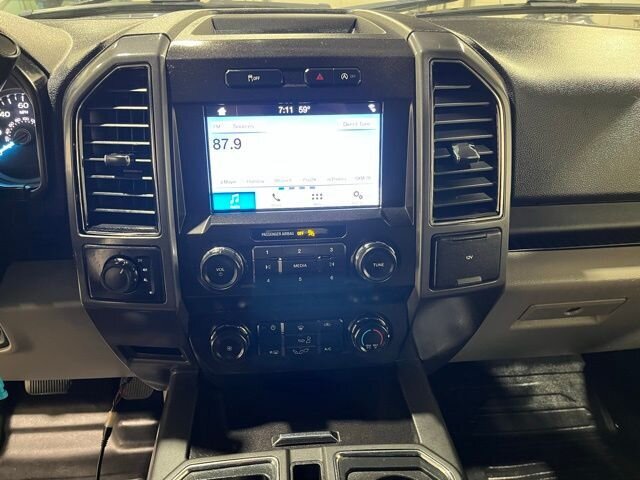 
 2019 Ford F-150 XLT full									