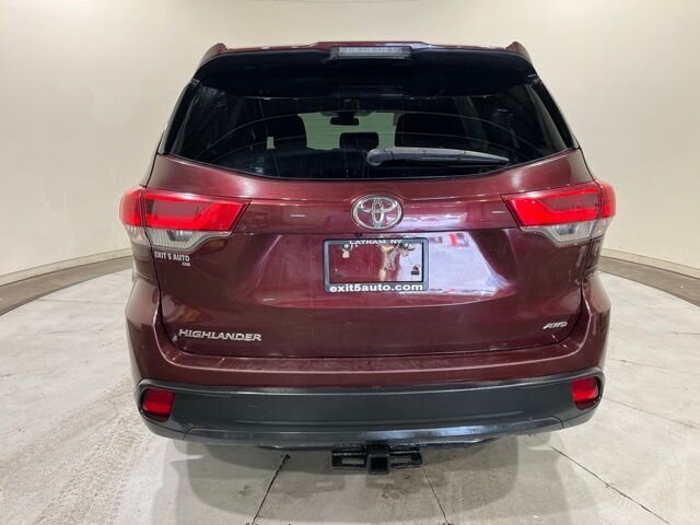 
 2018 Toyota Highlander LE full									