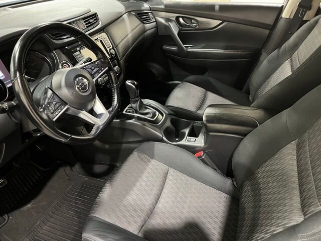 
 2020 Nissan Rogue SV full									