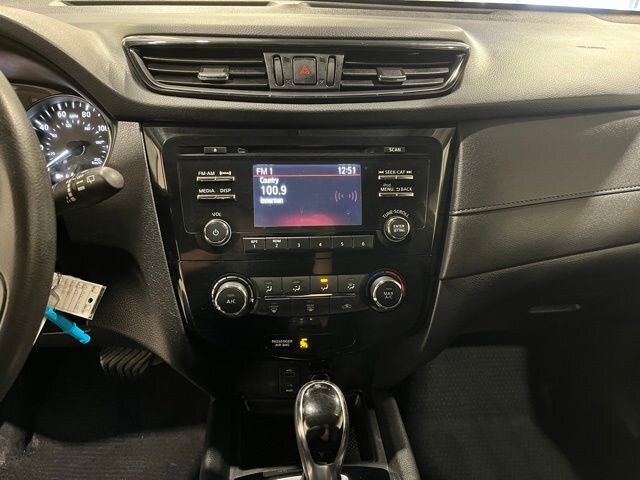 
 2017 Nissan Rogue S full									