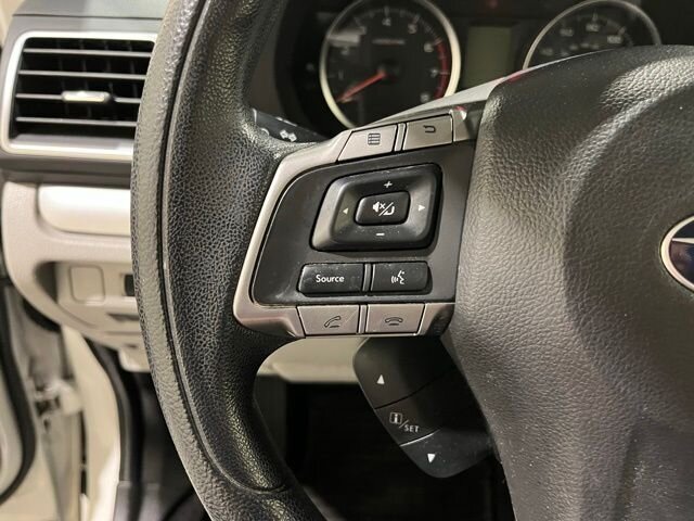 
 2016 Subaru Forester 2.5i full									