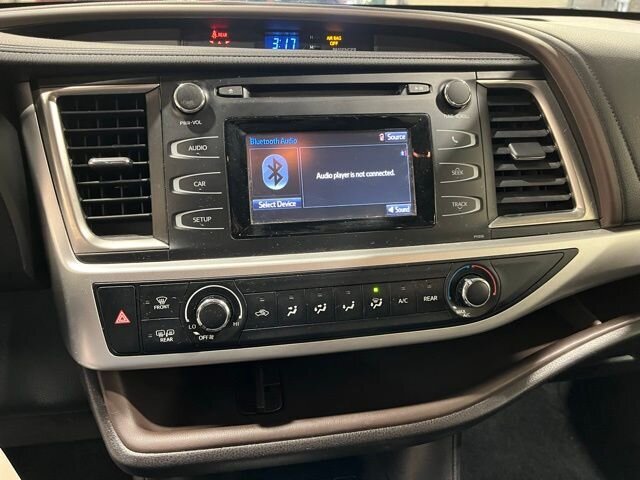 
 2018 Toyota Highlander LE full									