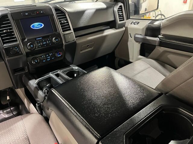 
 2019 Ford F-150 XLT full									