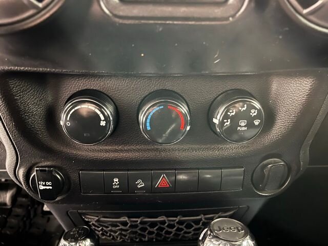 
 2017 Jeep Wrangler Willys Wheeler full									