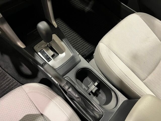 
 2016 Subaru Forester 2.5i full									