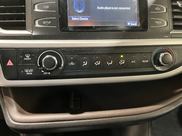 
 2018 Toyota Highlander LE full									