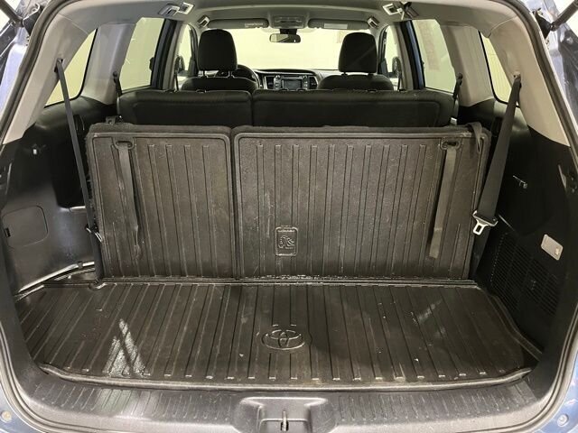 
 2018 Toyota Highlander LE full									