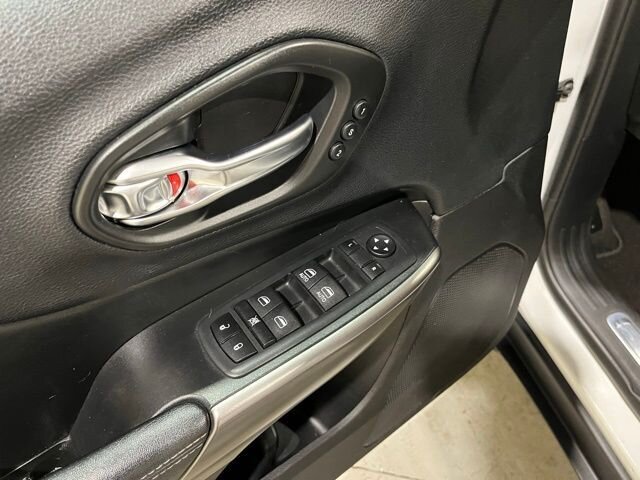 
 2020 Jeep Cherokee Limited full									