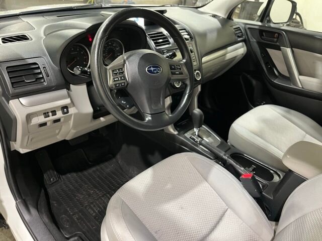 
 2014 Subaru Forester 2.5i Premium full									