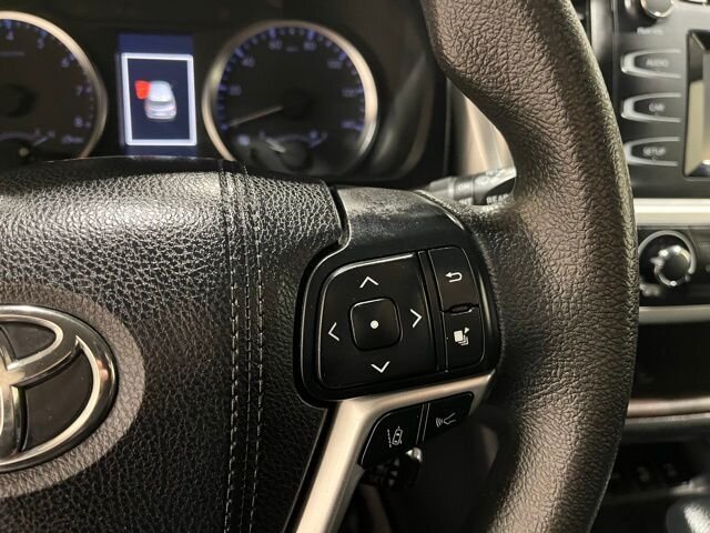 
 2018 Toyota Highlander LE full									