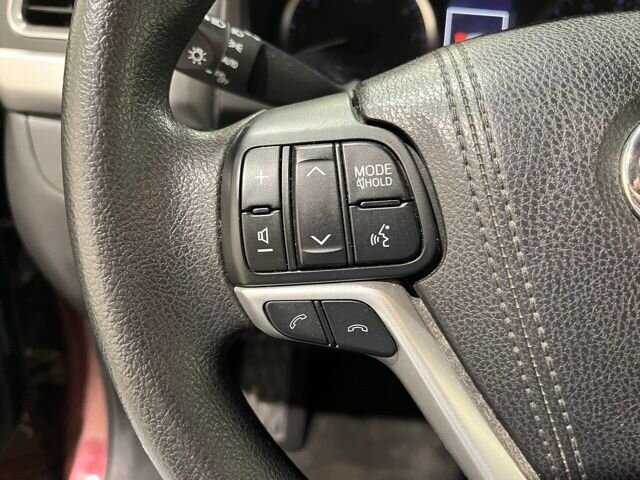 
 2018 Toyota Highlander LE full									