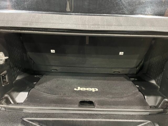 
 2017 Jeep Wrangler Willys Wheeler full									