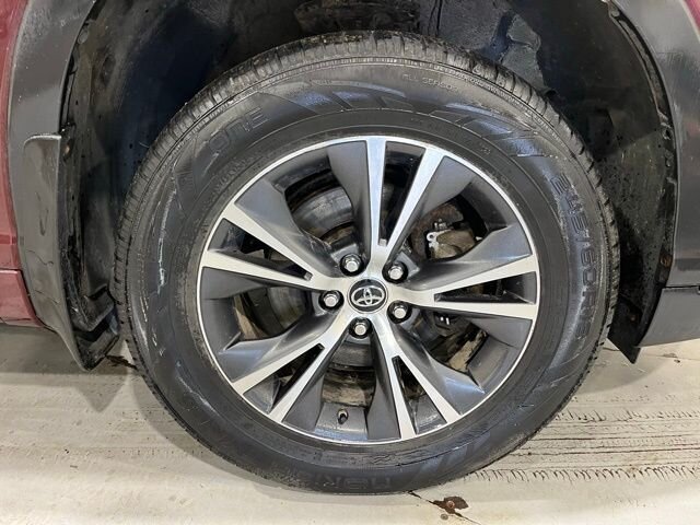 
 2018 Toyota Highlander LE full									