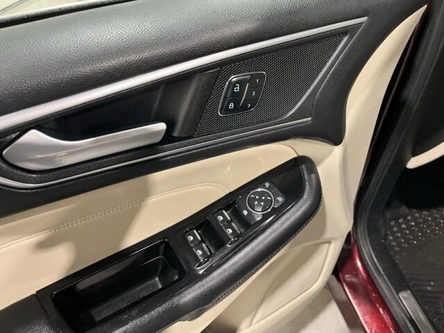 
 2017 Ford Edge Titanium full									