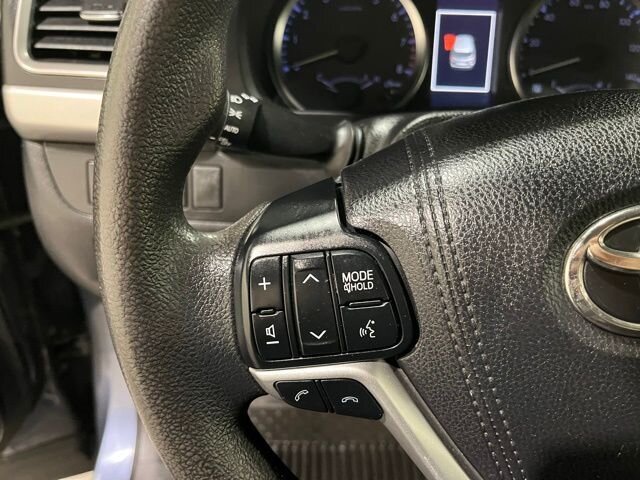 
 2018 Toyota Highlander LE full									