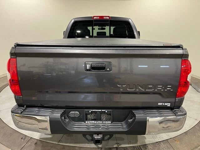 
 2016 Toyota Tundra SR5 full									