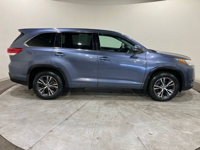 
 2018 Toyota Highlander LE full									