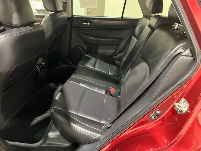 
 2016 Subaru Outback 2.5i Limited full									