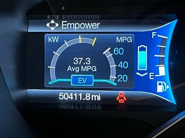
 2015 Ford C-MAX Hybrid SE full									