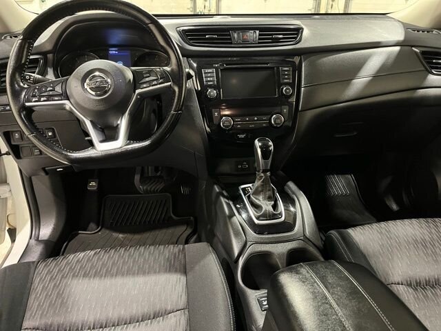 
 2020 Nissan Rogue SV full									