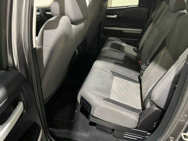 
 2016 Toyota Tundra SR5 full									