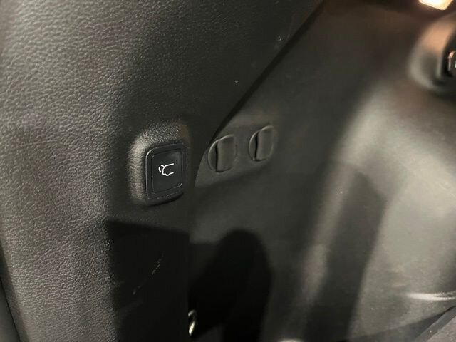 
 2020 Jeep Cherokee Limited full									