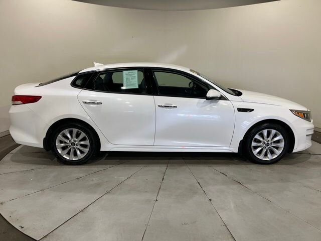 
 2016 Kia Optima EX full									