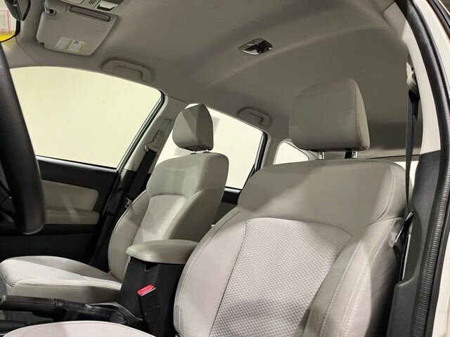 
 2016 Subaru Forester 2.5i full									