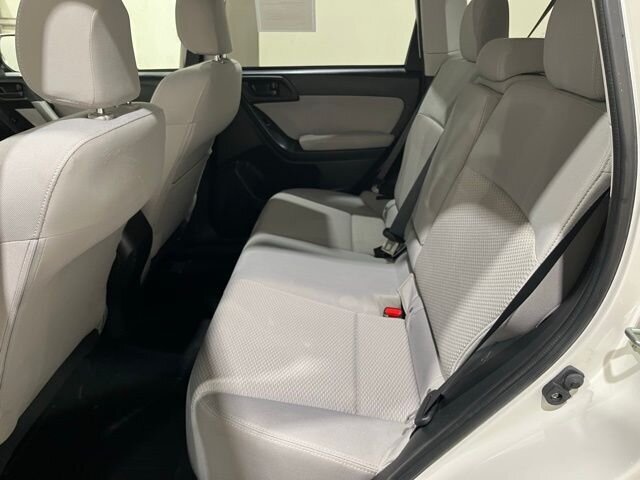 
 2014 Subaru Forester 2.5i Premium full									