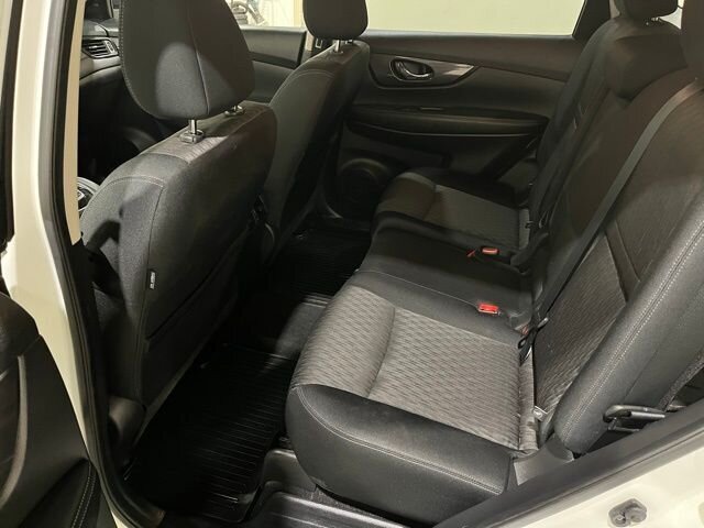 
 2020 Nissan Rogue SV full									