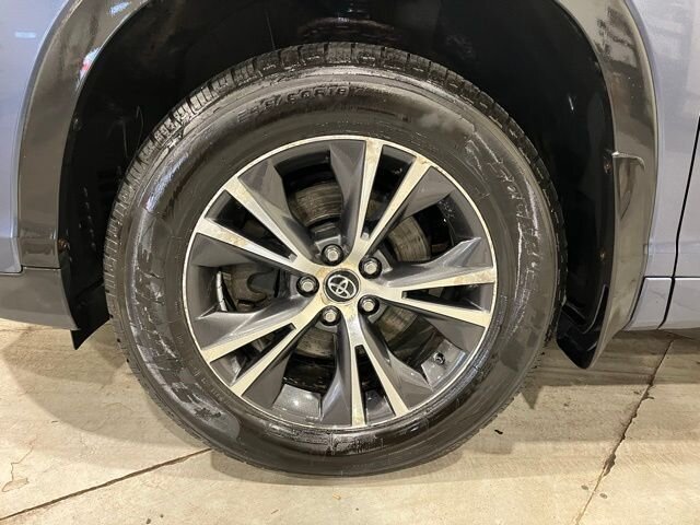 
 2018 Toyota Highlander LE full									