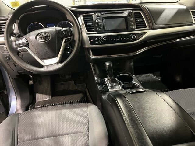
 2018 Toyota Highlander LE full									