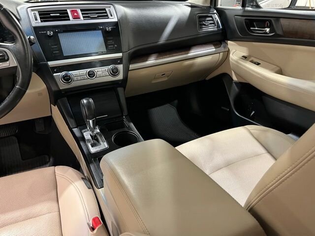 
 2016 Subaru Outback 2.5i Limited full									