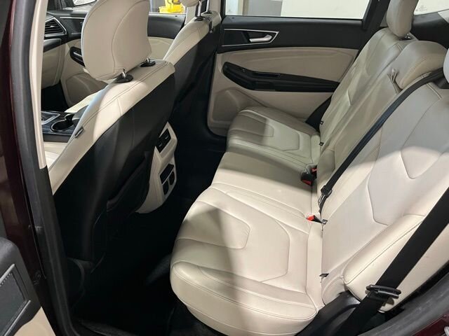 
 2017 Ford Edge Titanium full									