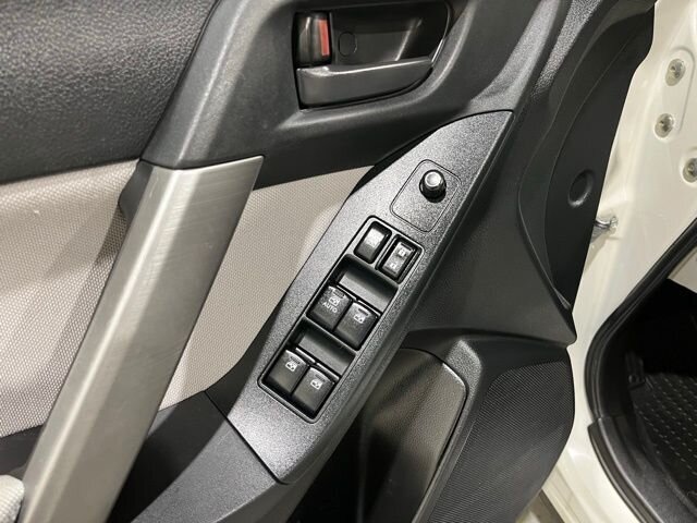 
 2014 Subaru Forester 2.5i Premium full									