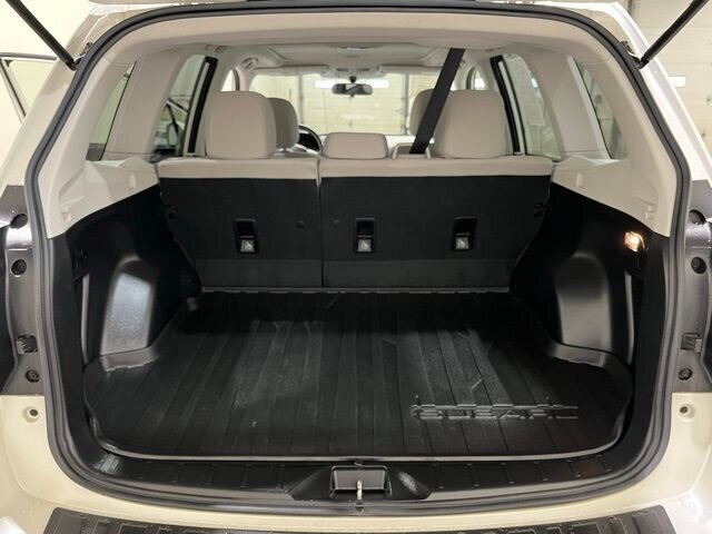 
 2014 Subaru Forester 2.5i Premium full									